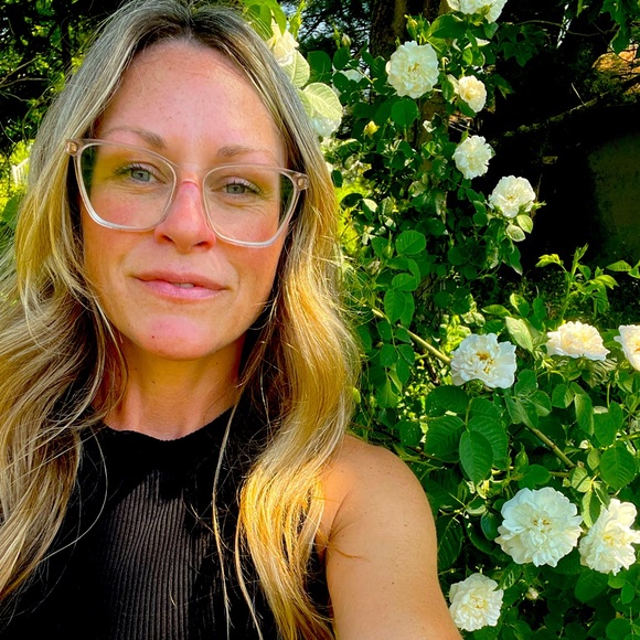 Meet your Posher, Ash - Picture 1 of 1